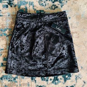 Lulu’s Velvet Skirt - Never Worn!